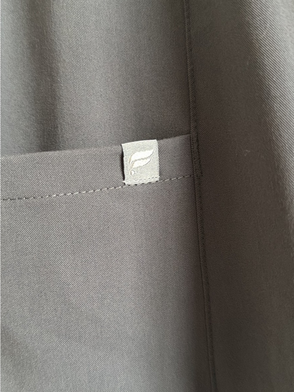 Women's Fabletics Scrub set - Picture 3 of 15